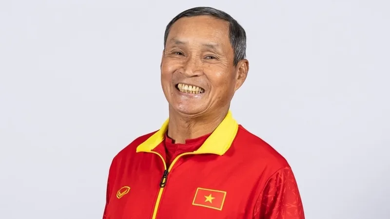 Huấn luyện viên Mai Đức Chung